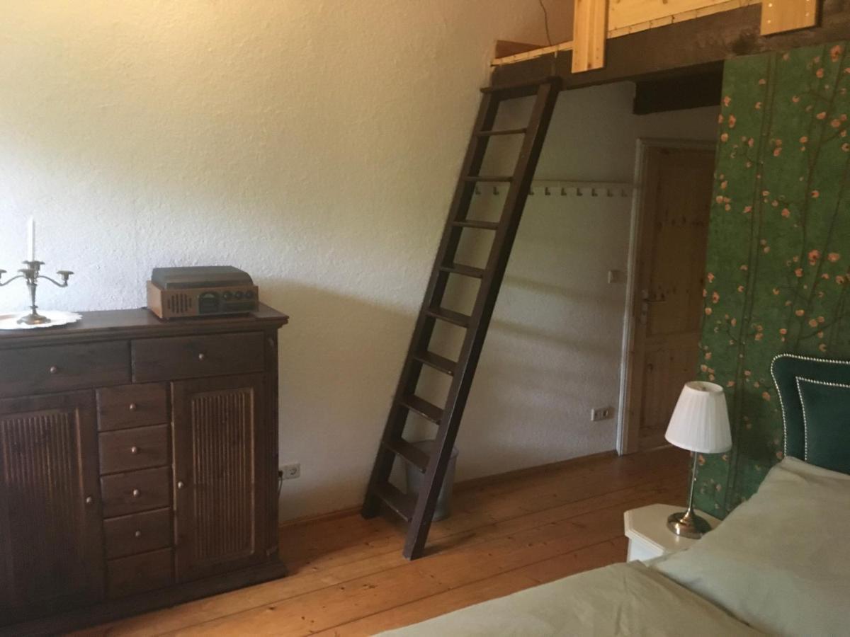 Altes Forsthaus * Garzau-Garzin